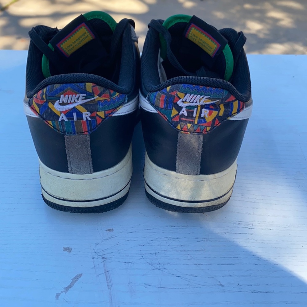 Black Nike shoes